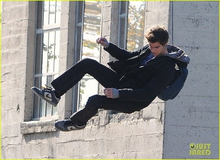 Andrew Garfield felkötve 04