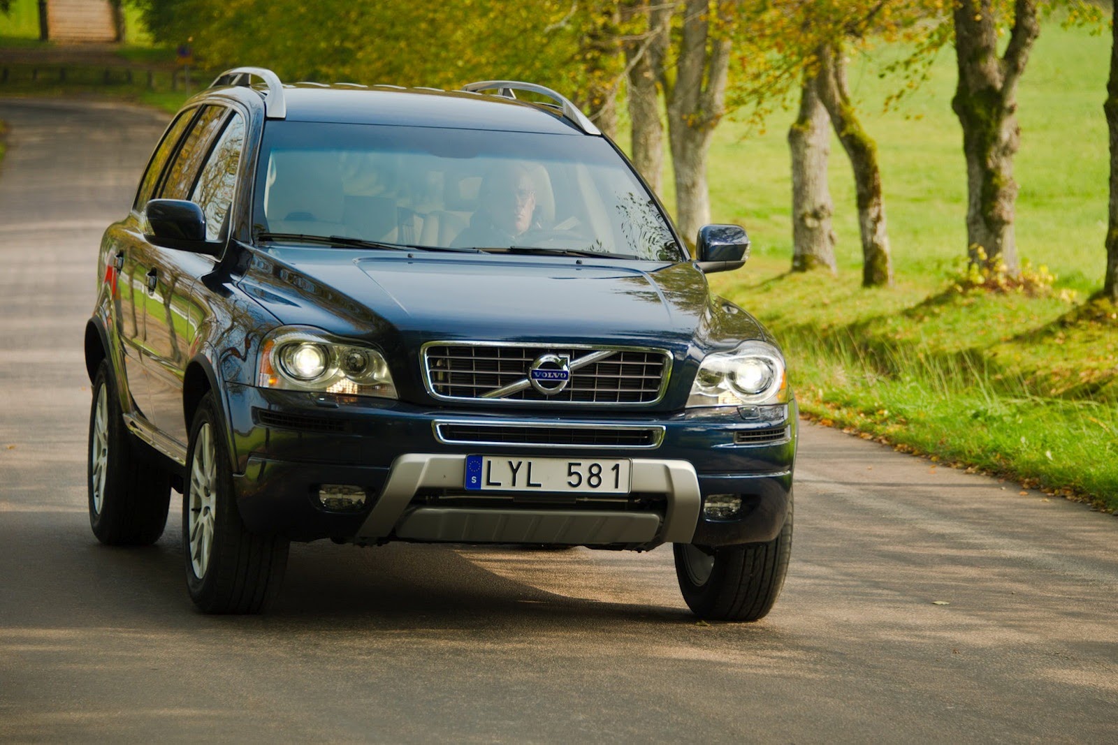 [2014-Volvo-XC90-05%255B2%255D.jpg]