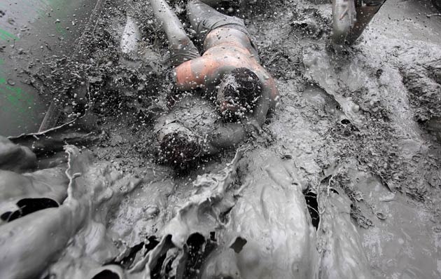 boryeong-mud-fest-2011-21 boryeong-mud-fest-2011-21