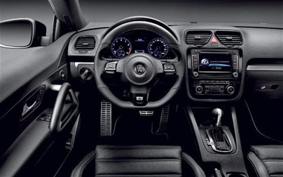 2012-Volkswagen-Scirocco-TDI-cockpit
