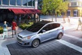 2013-Ford-C-Max-Hybrd-Energi-10