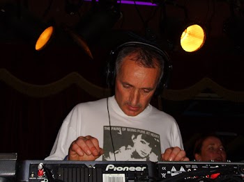 dj Nevin (pains t-shirt).jpg