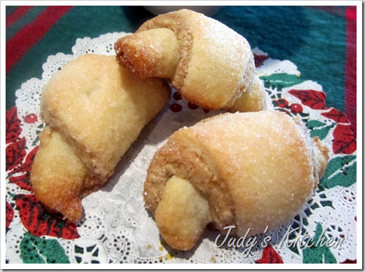 walnut horns (2) walnut horns (2)