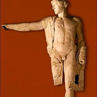 27.- Fidias. Apolo del Frontón de Olimpia
