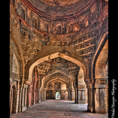 Friday Mosque at Bara Gumbad Complex, Lodi Gardens, New Delhi , Source: http://www.flickr.com/photos/98097439@N00/5294237668 5294237668.jpg