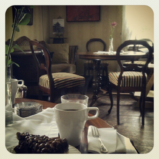 [p%25C3%25A5%2520kafe%255B3%255D.jpg]