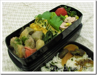 鶏胸肉の香草焼きの煮物&魚肉ソーセージのサラダ弁当(2012/03/30)