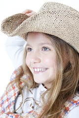 Album (digital) de fotos de Cathê de Fran Matos Estudio Fotografico, que faz fotografia de gravidas (fotos de gestantes), fotos de bebes, fotos de criancas (fotografia infantil); book fotografico, book infantil, book adulto, book de modelos; festas infantis, batizados, fotos de 15 anos, fotos de casamento, noivados, familia, bebes, 1 ano, criancas, infantil, acompanhamento de gravidas, eventos em geral e fotografia para aplicacao em produtos: bolsas com fotos, quebra cabeca de fotos, calendario de fotos, camisa com fotos, almofadas com fotos, quadro scrapbook e puff com fotos. Atendimento na cidade de Sao Paulo (SP), para todo o estado de Sao Paulo.