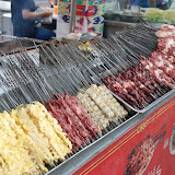 Urumqi - Marché de rue, brochettes de viande