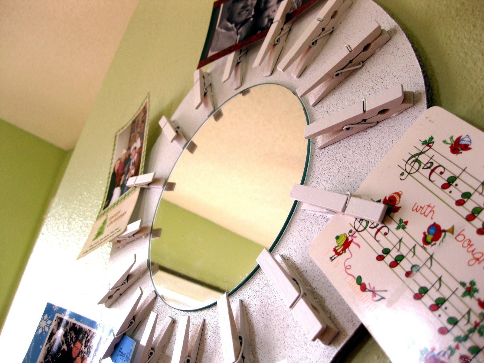 [DIY%2520Christmas%2520Card%2520Wreath%2520%2528Starburst%2520Mirror%2521%2529%255B4%255D.jpg]