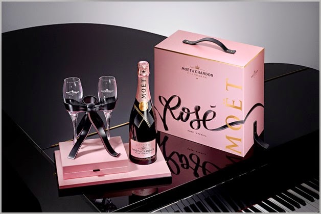 Moet-Chandon-Rose-x-Tyrsa-Link-Your-Love-Rose-Campaign-01