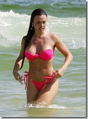Nicole Bahls Showing Off Bikini Body Rio Olagyry6tQ4l
