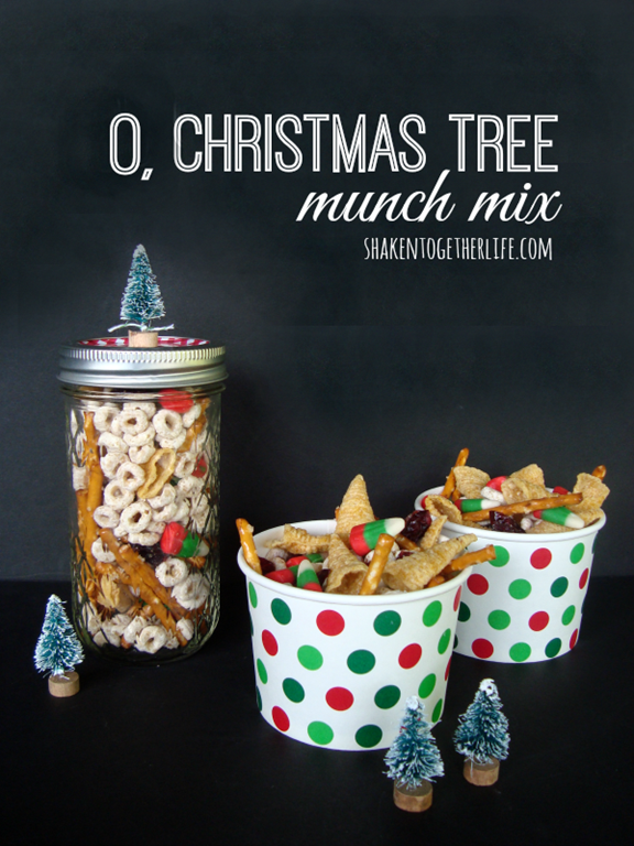 [O-Christmas-tree-munch-mix-1-shakent.png]