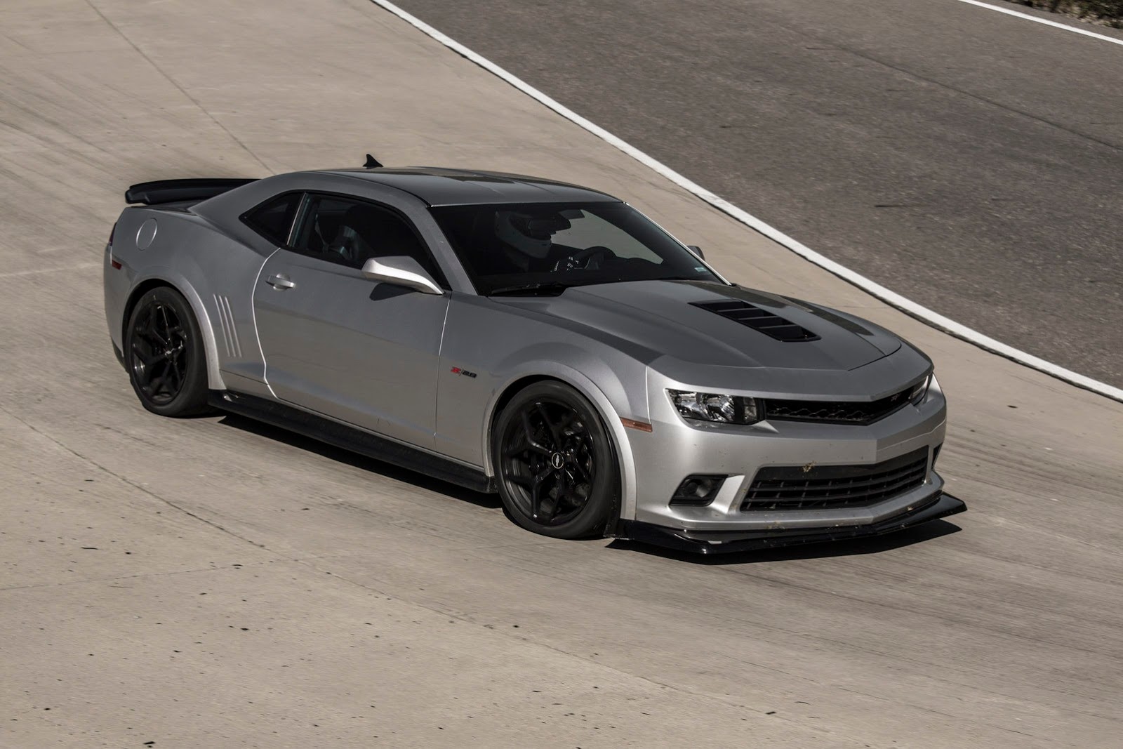 [2015-Chevrolet-Camaro-Z28-12%255B2%255D.jpg]