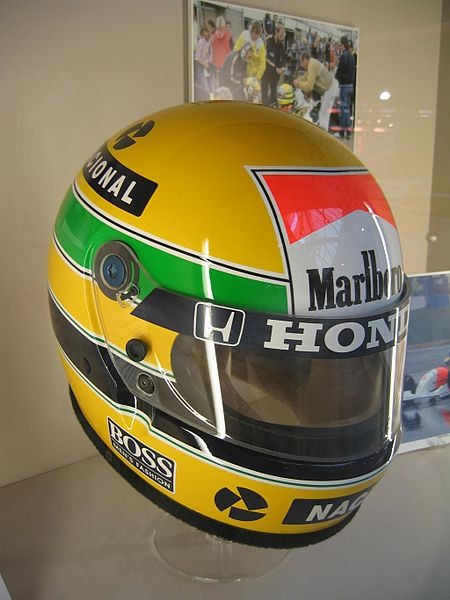 [450px-AyrtonSennasFullFaceHelmet%255B4%255D.jpg]