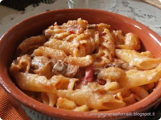 pasta forno baked verdure vegetables pomodorini funghi freschi melanzane mushrooms  cherry tomatoes auberginesformaggio low cost spalmabile cheese gratinates grated