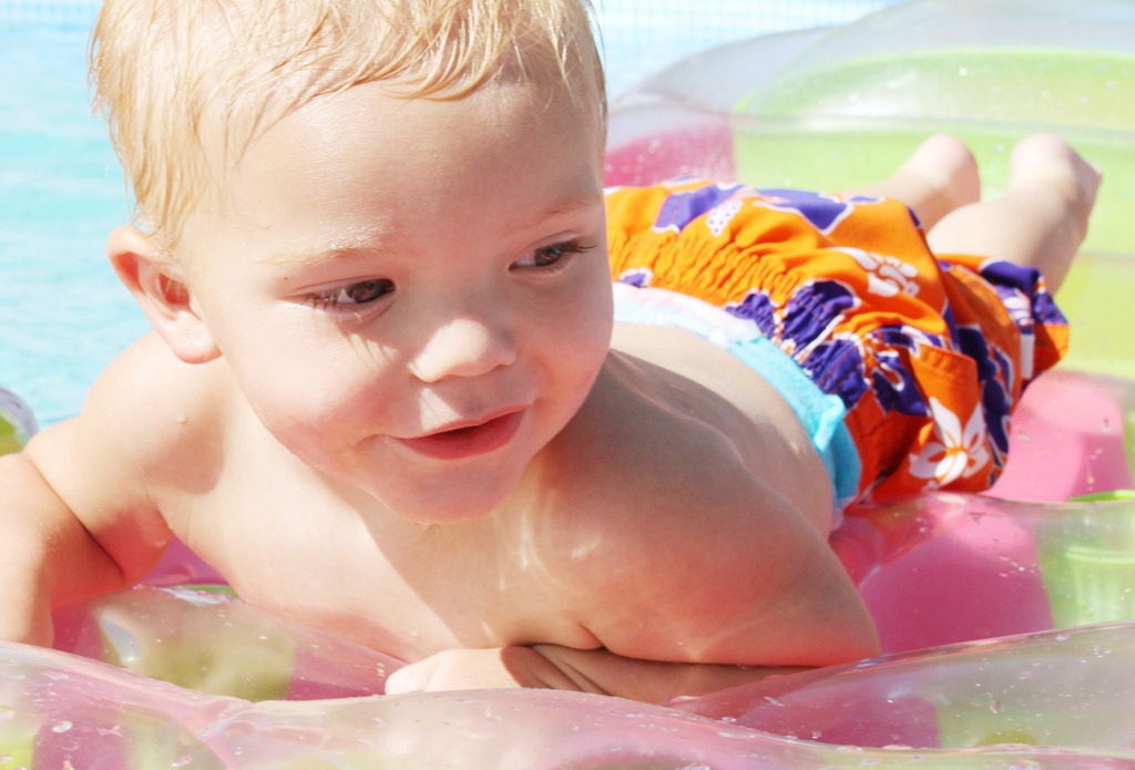 [Jaxon%2520living%2520it%2520up%2520on%2520the%2520water%2520copy%255B5%255D.jpg]