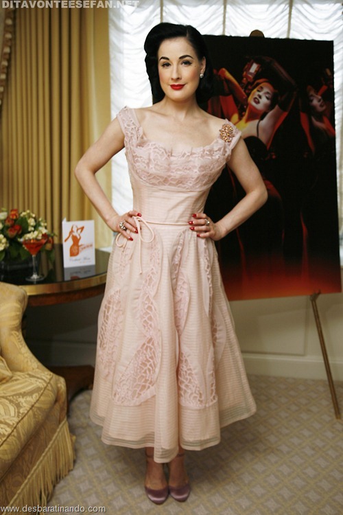 dita von teese linda sensual sexy sedutora desbaratinando (99) dita von teese linda sensual sexy sedutora desbaratinando (99)