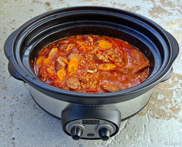 Salsiccia som fotbollsmat i Crock-Pot Salsiccia som fotbollsmat i Crock-Pot