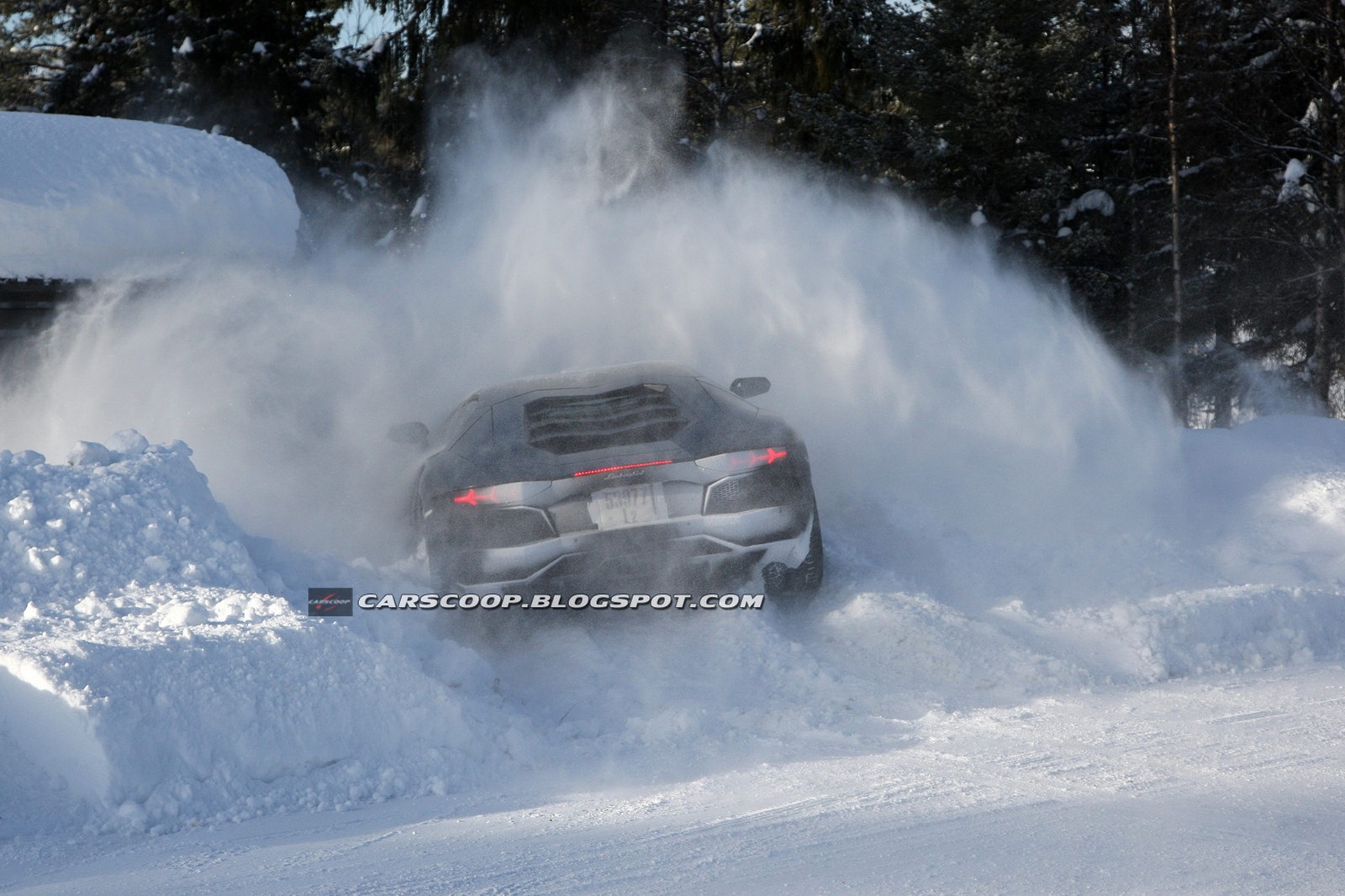 [Lamborghini-Aventador-LP700-4-Crash-9%255B3%255D.jpg]