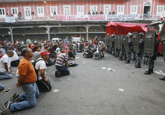 [bombeiros%255B2%255D.png]