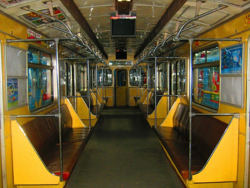 Метро_Харьковское_13.jpg