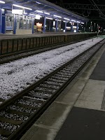線路に積もる雪