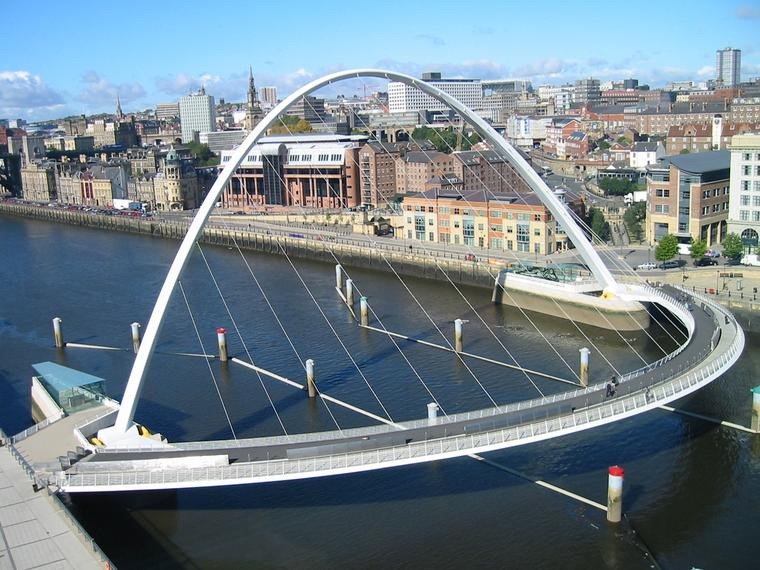 [Gateshead%2520Millennium%2520Bridge%255B5%255D.jpg]