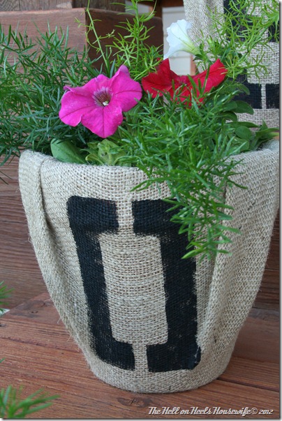 porch and burlap pots 041