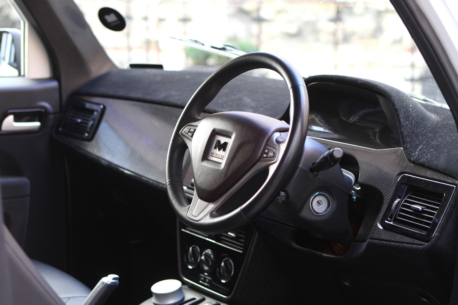 [Frazer-Nash-Range-Extended-Electric-Metrocab-13%255B3%255D.jpg]