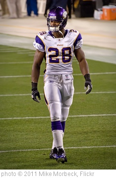'Adrian Peterson' photo (c) 2011, Mike Morbeck - license: http://creativecommons.org/licenses/by-sa/2.0/
