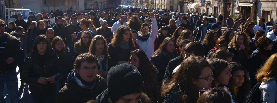 [protesta%2520in%2520sicilia%255B5%255D.jpg]
