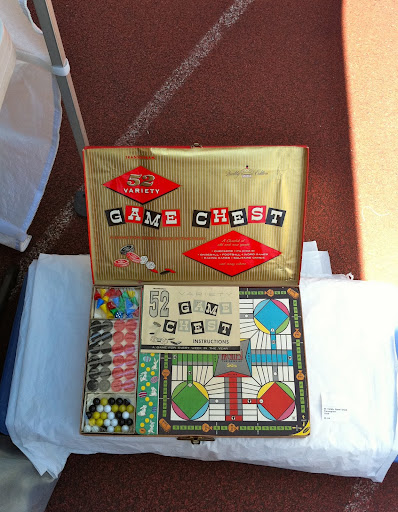 A vintage game set in excellent condition. A vintage game set in excellent condition.