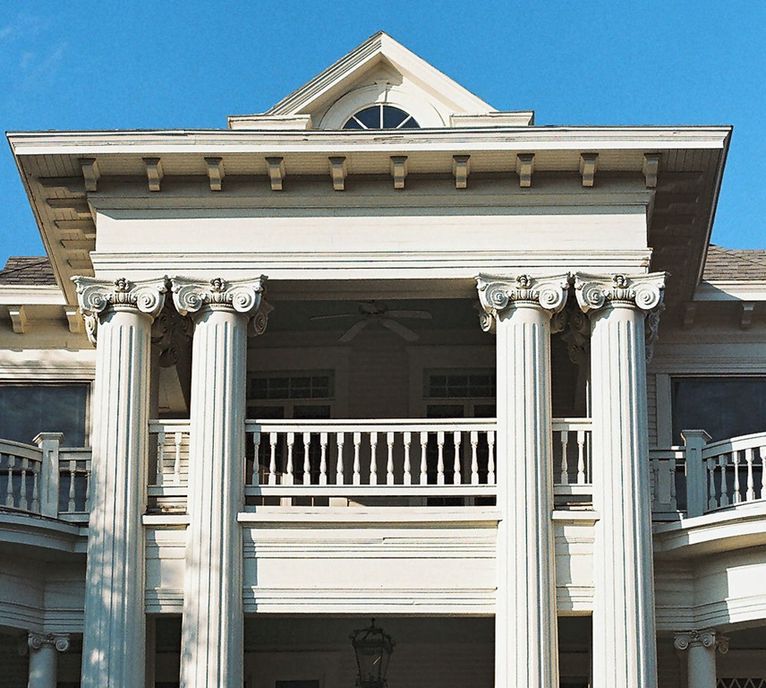 [whitecolumnhouse%255B6%255D.jpg]
