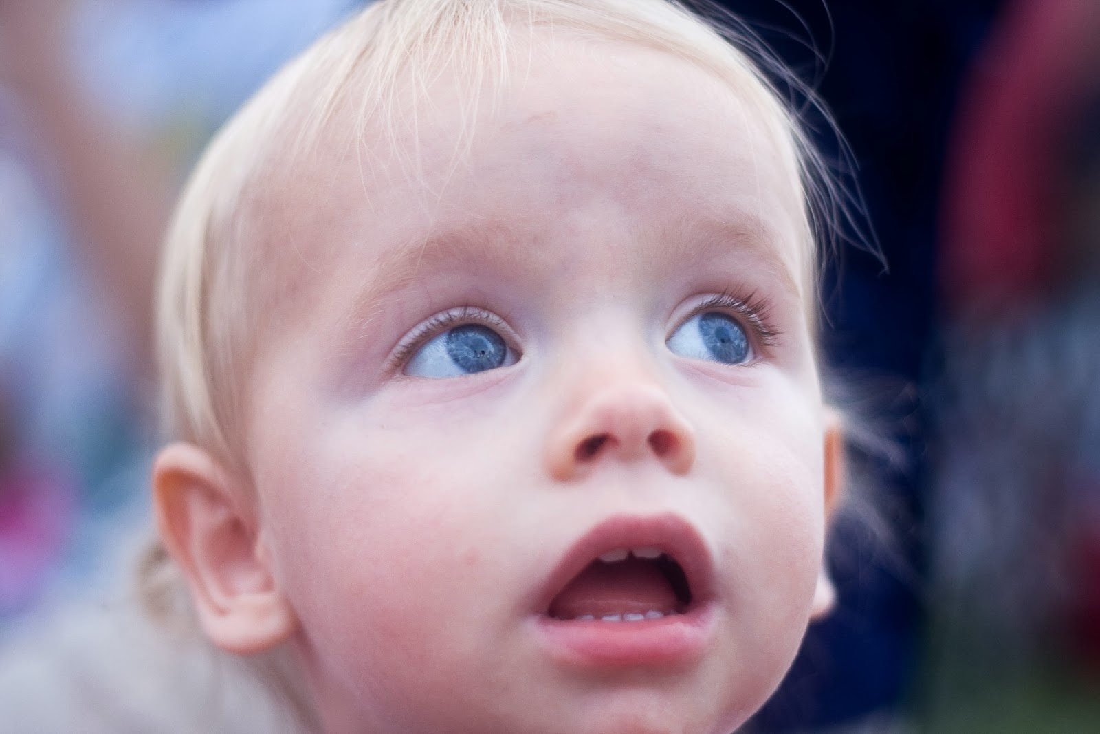 [7.4.13---Emma-watching-fireworks4.jpg]