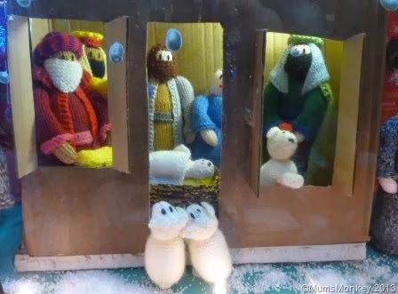 [knitted-Nativity.7.jpg]