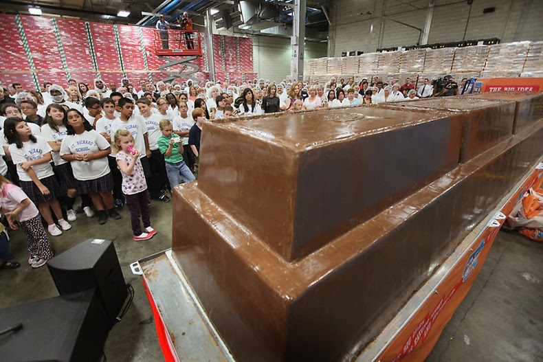 The World’s Largest Chocolate Bar Amusing