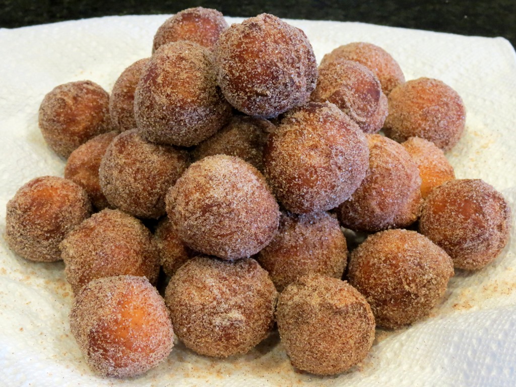[Snickerdoodle%2520Poppers%2520at%2520Baking%2520and%2520Boys%2521%25203%255B4%255D.jpg]