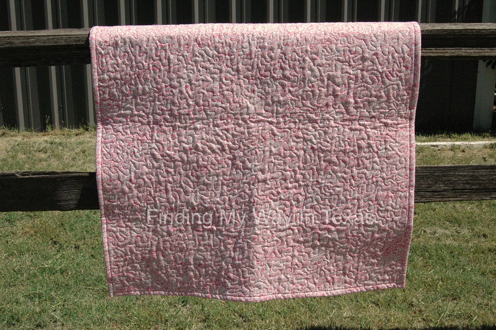 [pink_square_baby_quilt_2%255B4%255D.jpg]