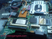 Cara Membongkar Laptop Toshiba Satellite M200 (bag. 2)