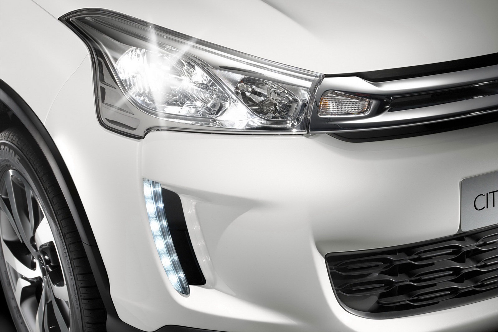 Citroen-C4-Aircross-20[2].jpg