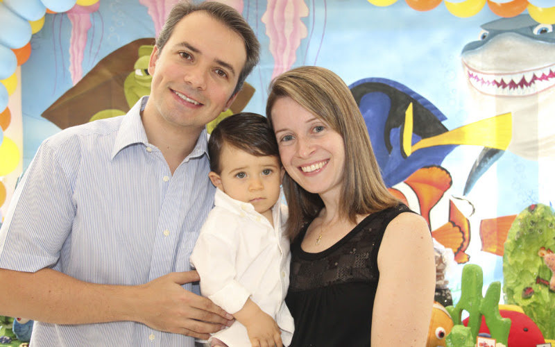 Fotos de Pedro - 1 ano. Foto numero 021. Fotografia (fotografias) de Adriana Pimenta Produções, que faz foto e vídeo de casamentos, aniversários e eventos em geral, bem como fotoprodutos, fotolivros e álbuns diagramados. Atua em São Paulo. fotos de casamento sao paulo sp para fotografia são fotografos casamentos festa infantil crianças aniversario fotoprodutos filmagem fotografo estado fotografa
