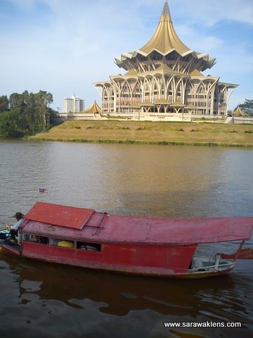 [kuching_waterfront_sampan_ride_4%255B3%255D.jpg]