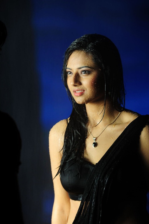 [isha-chawla%2520very%2520hot%2520still%255B5%255D.jpg]