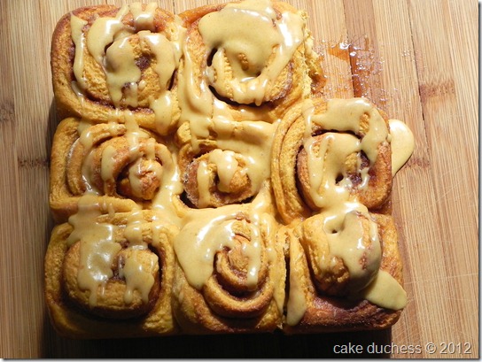 pumpkin-cinnamon-rolls-7