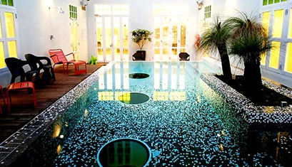 new-majestic-design-hotel-singapore-pool