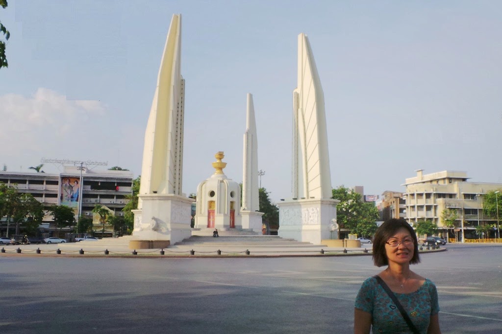 [Bangkok-Monumento%2520Democracia%2529%2520%25281%2529%255B7%255D.jpg]