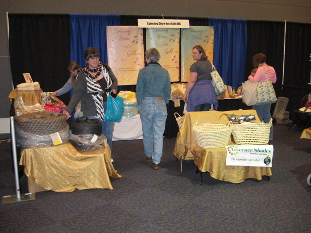 [20111203ARFiberArtsEx622.jpg]