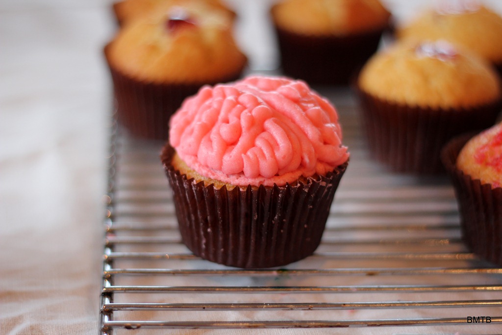 [Halloween%2520Brain%2520Cupcakes%255B5%255D.jpg]
