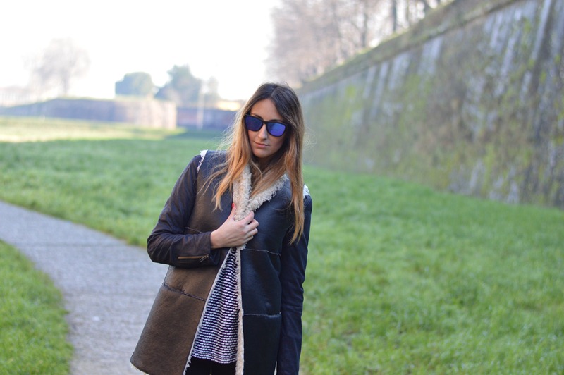 Lucca, Lucca Fashion, Tuscany, Zara, Zara Vest, Givenchy, Givenchy Bag, Oakley, Oakley Frogskins Sunglasses, Oakley Frogskins, H&M, H&M Jeans, Doc, Dr Martens, Total Black